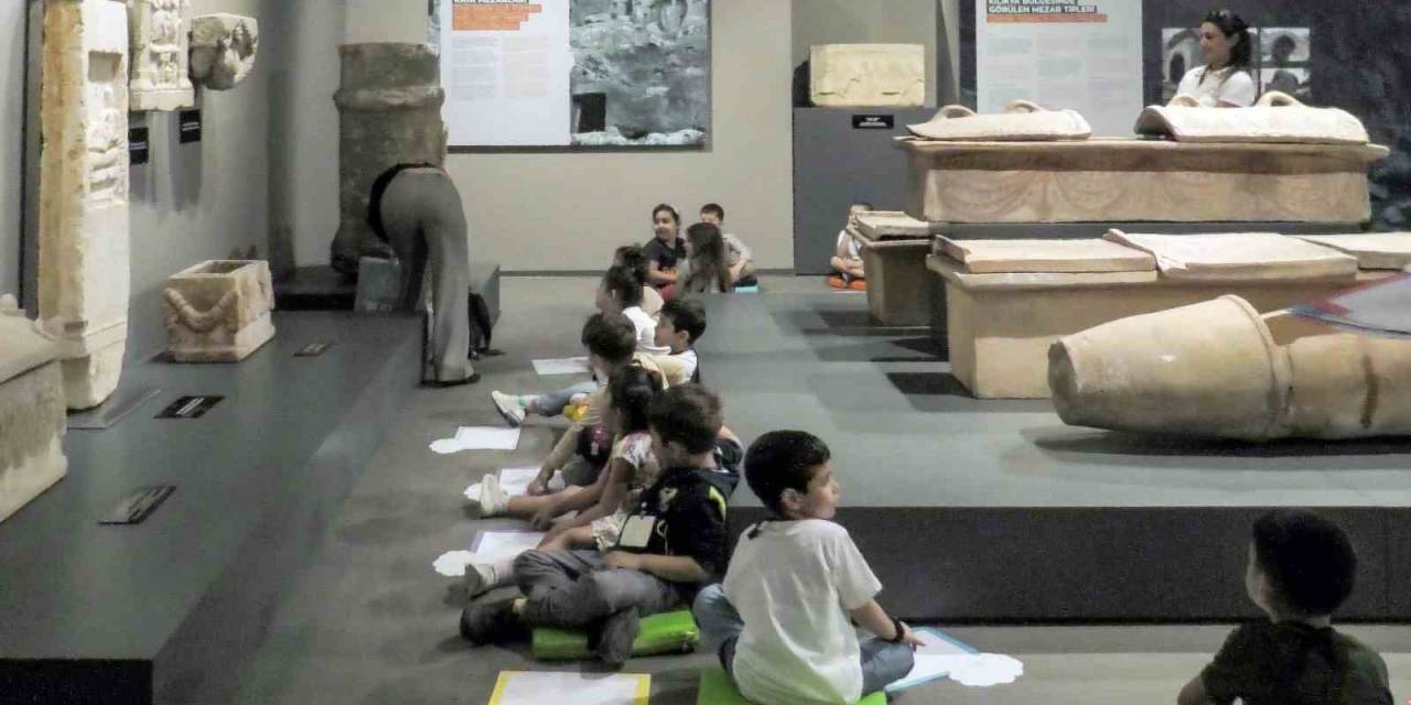 Kreş Öğrencileri Tarihe Yolculuk Yaptı