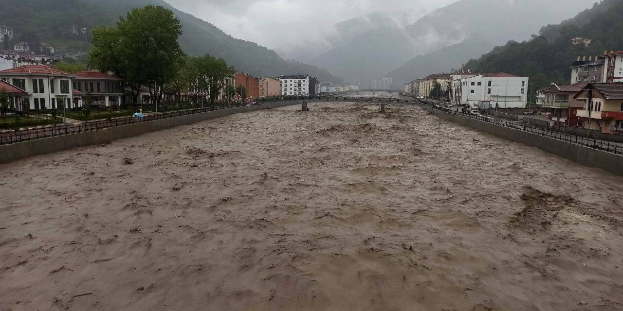 Bozkurt’ta Şiddetli Yağışlar Sebebiyle Okullar Tatil Edildi