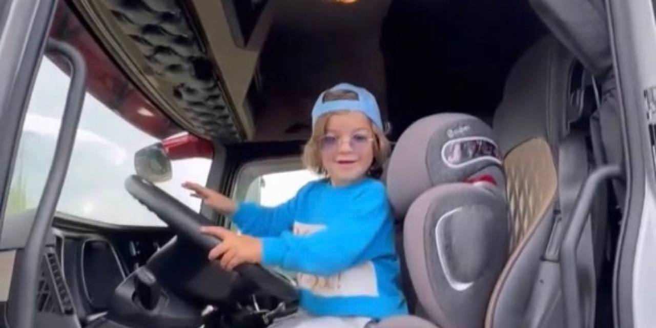 4 Yaşındaki Zayn Bu Kez De Tırın Çekicisini Kullandı