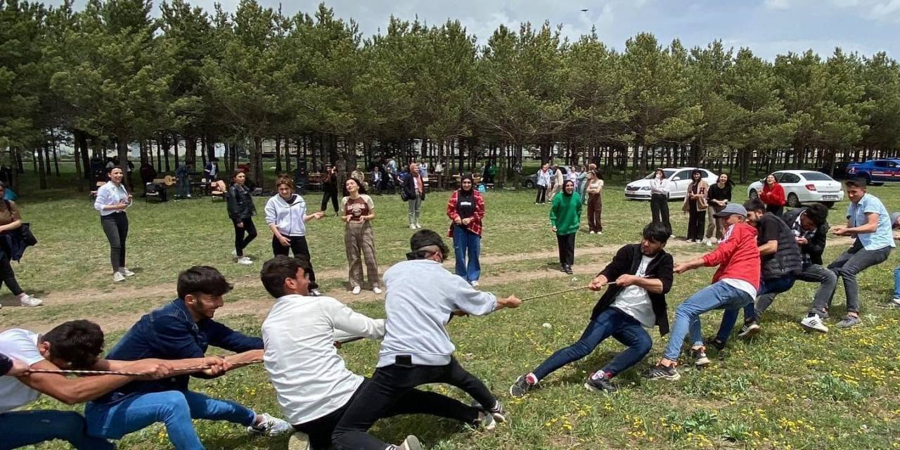 Selim’de Liseli Öğrenciler Gönüllerince Eğlendi