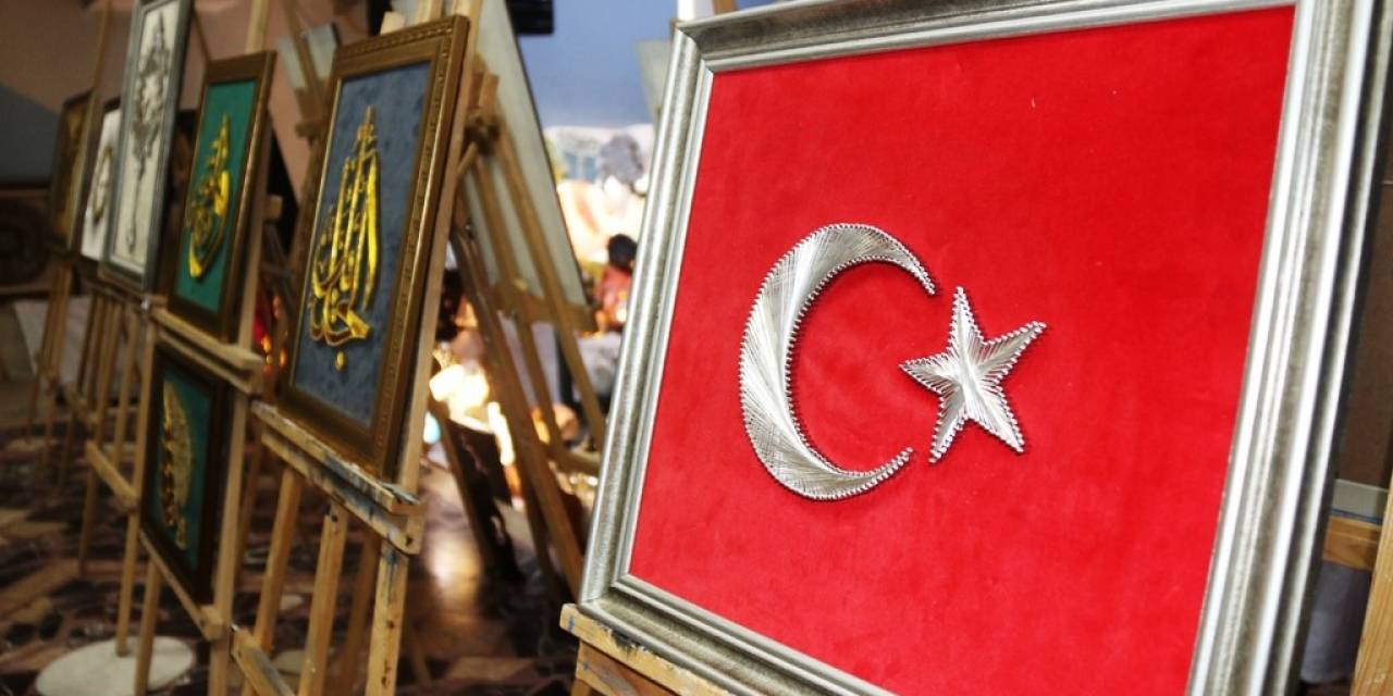 Bitlis’te Yılsonu Sergisi Açıldı