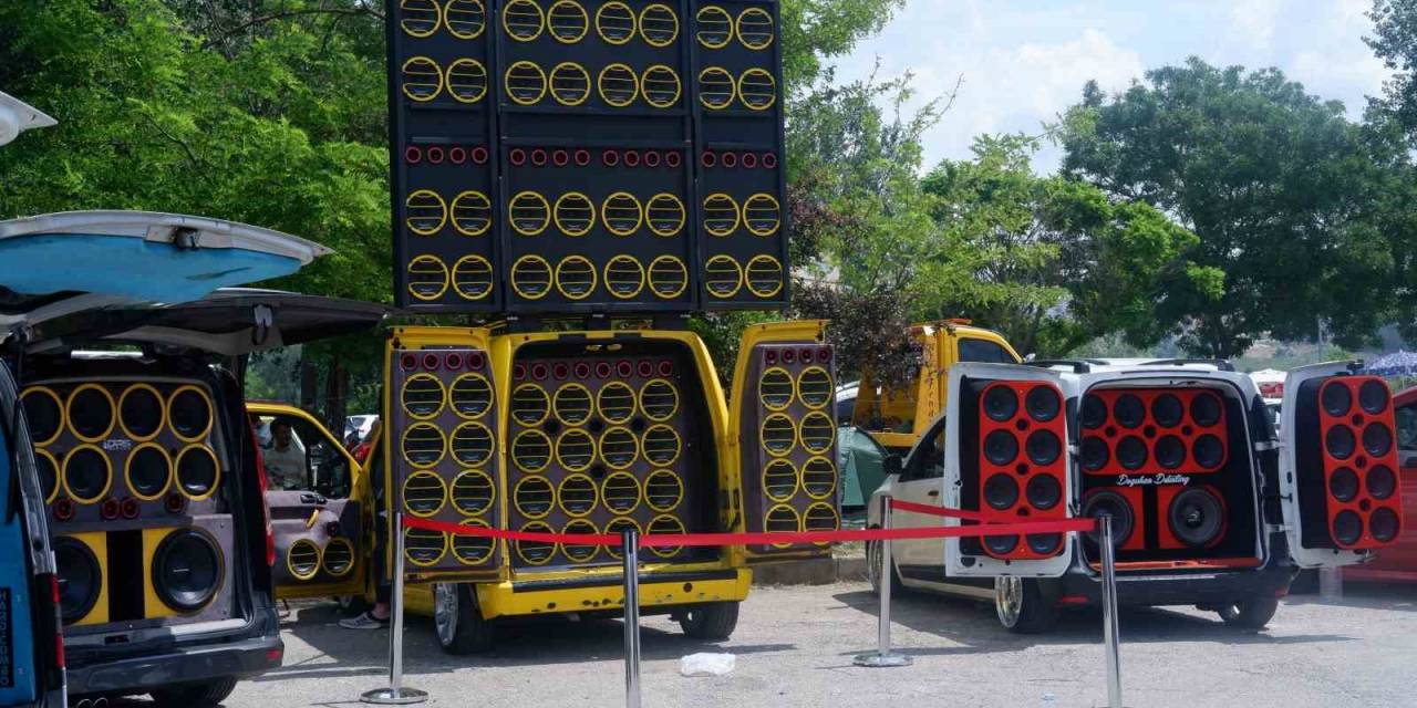 250 Bin Liralık Araca 1,5 Milyonluk Ses Sistemi Döşetti