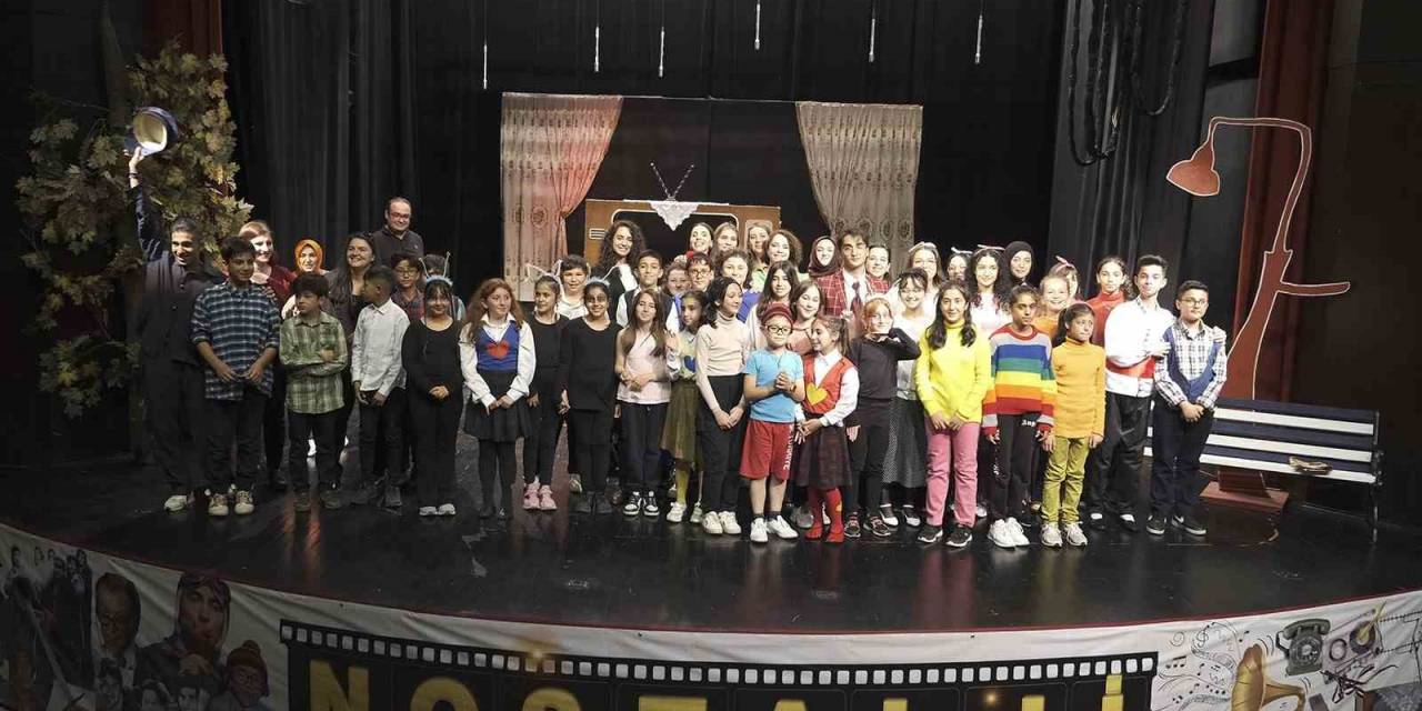 Altındağlı Gençler Sahnede