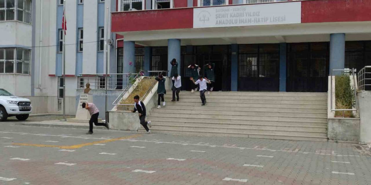 Gercüş’te Öğrencilerle Deprem Tatbikatı