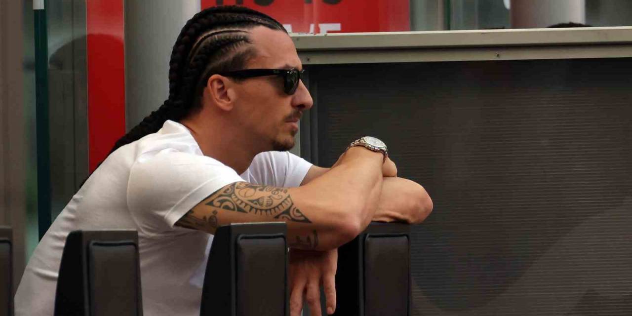 Zlatan İbrahimovic, Aktif Futbol Kariyerini Noktaladığını Açıkladı