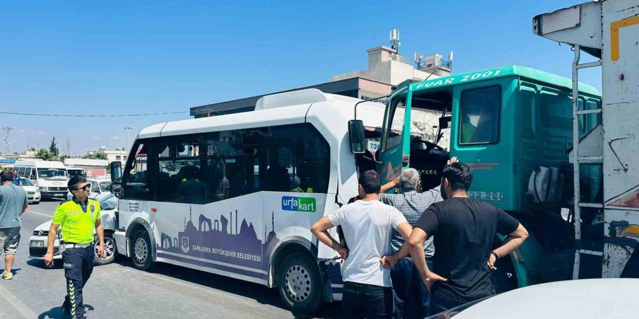 Şanlıurfa’da Zincirleme Kaza: 2 Yaralı