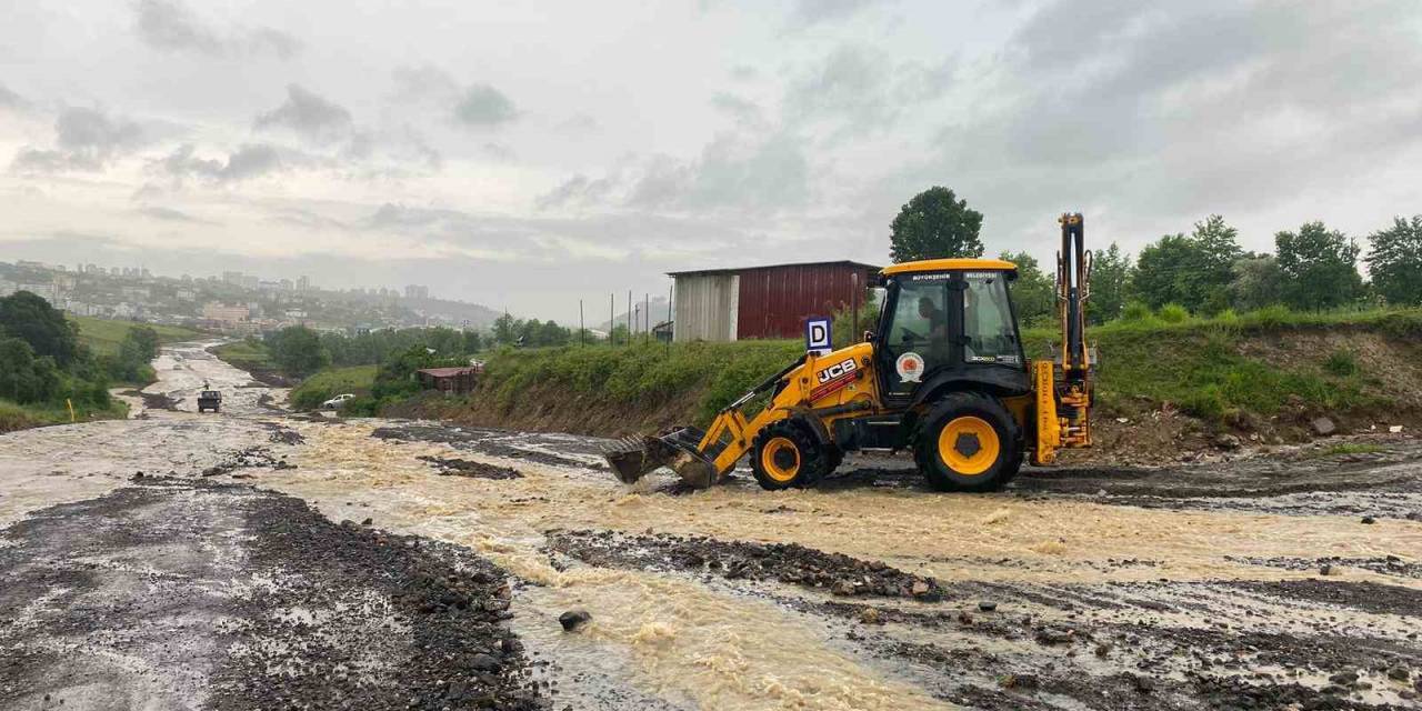 Samsun Büyükşehir Tüm Ekiplerle Sahada