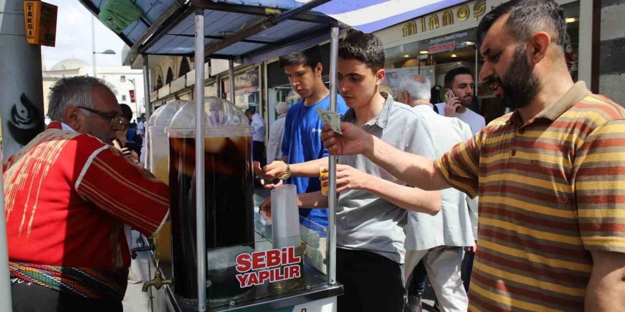 Kavurucu Sıcakların Vazgeçilmezi Meyan Şerbeti