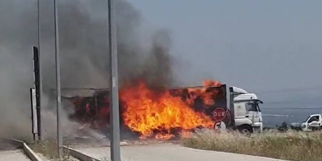 Çanakkale’de Tır Alev Topuna Döndü