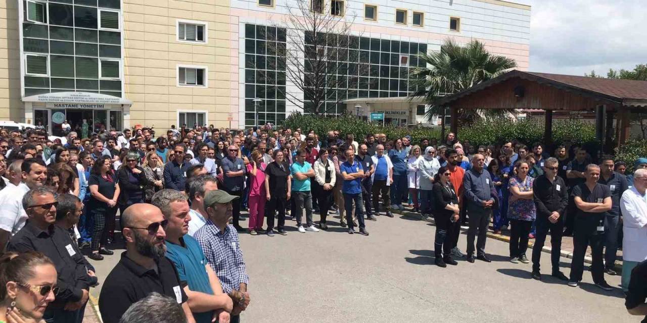 Kalp Krizi Geçiren Uzman Doktora, Görev Yaptığı Hastanede Anma Töreni