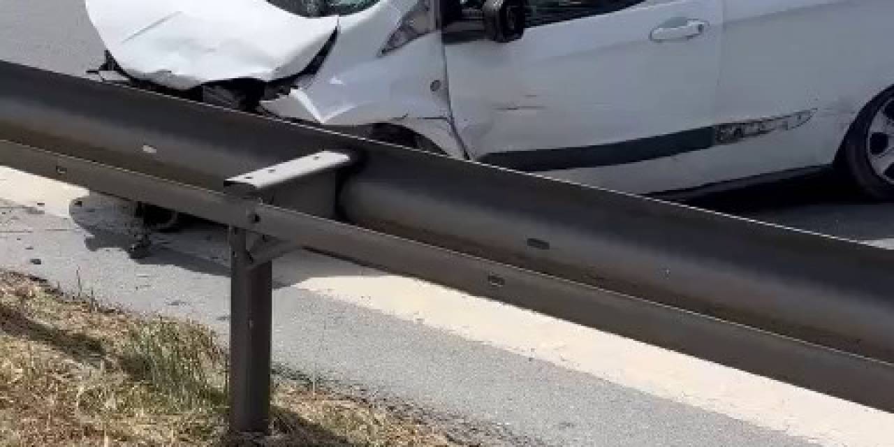 Emniyet Kemerini Takmadığı İçin Otomobilin Camından Fırladı