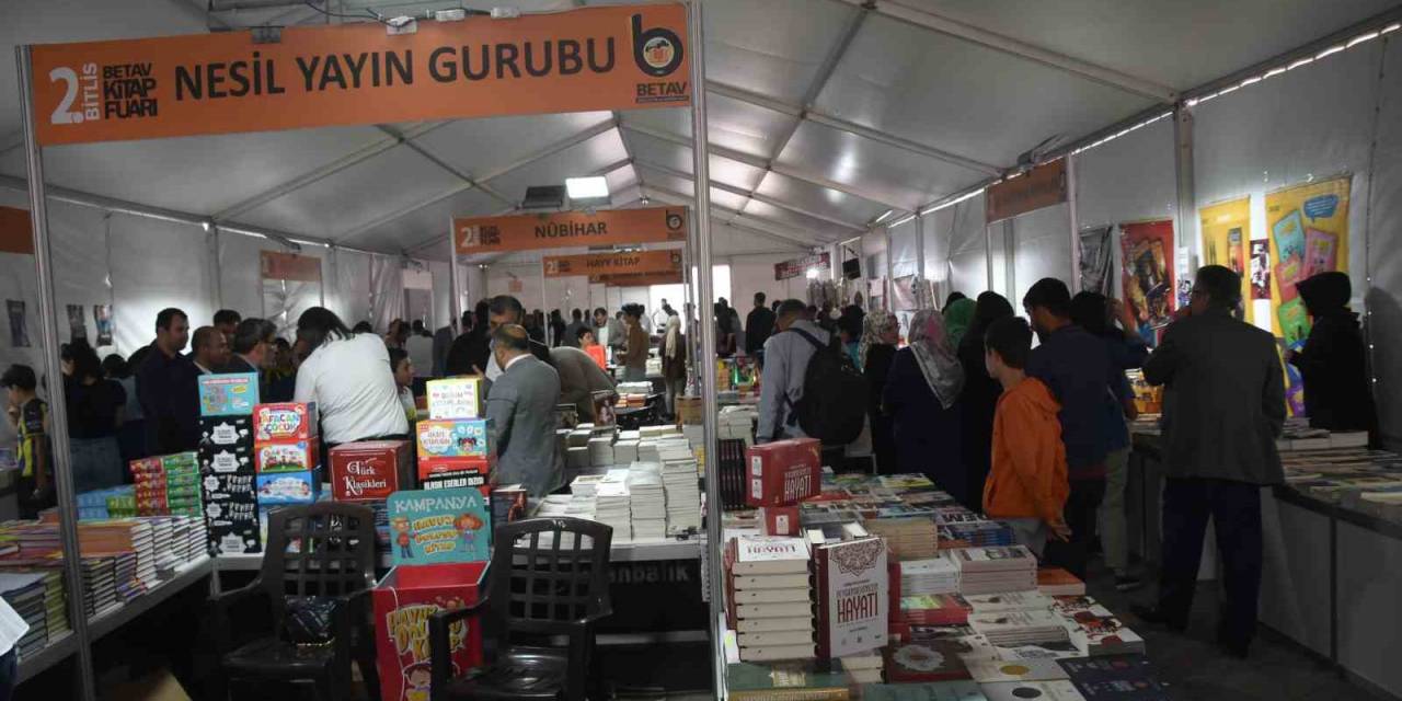 Bitlis’te 2. Kitap Fuarı Açıldı