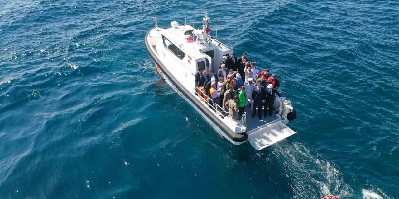 Dalgıçlar Ege Denizi’nde Temizlik Yaptı