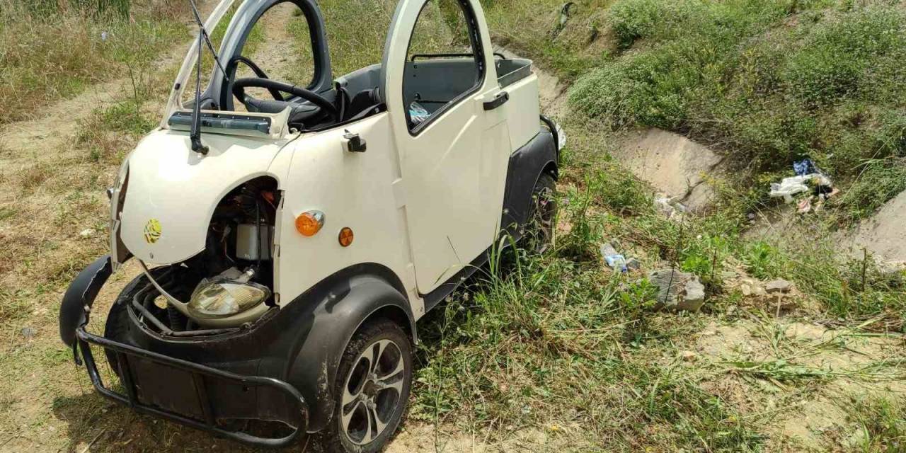Bursa’da Elektrikli Bisiklet Su Kanalına Uçtu: 3 Yaralı