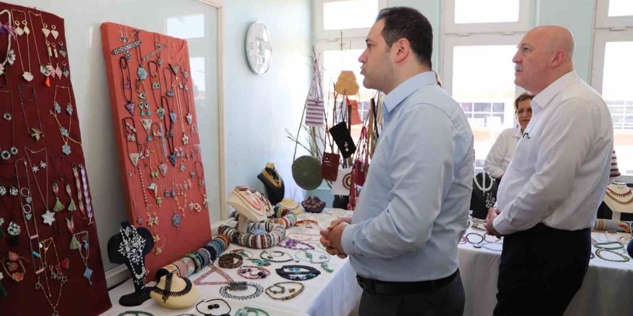 Hayrabolu’da El Emeği Göz Nuru Sergisi Açıldı