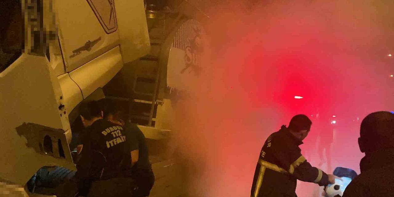 Karayolunda Tırdan Yükselen Dumanlar Korkuttu