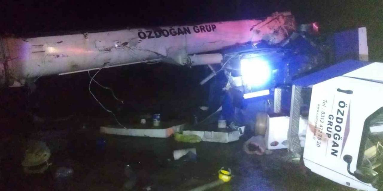 Sivas’ta Rampada Freni Patlayan Vinç Devrildi: 1 Ölü, 1 Yaralı