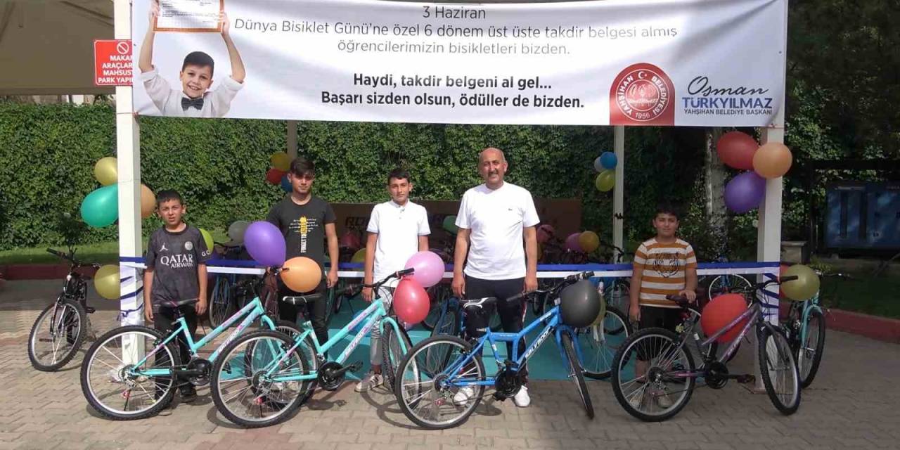 6 Takdir Getiren Öğrenciye Bir Bisiklet Hediye