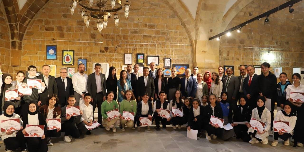 Birlikte Sanat Yılsonu Karma Resim Sergisi Tarihi Bedestende Misafirlerini Ağırladı