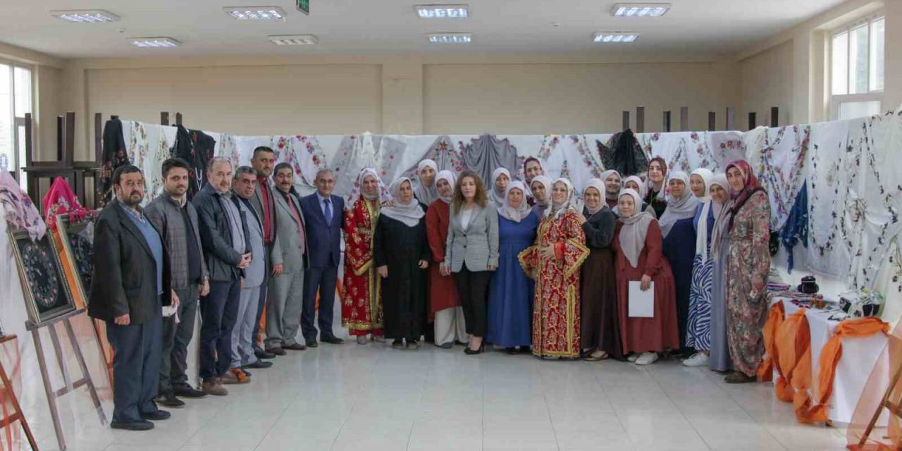 Üreten Kadınlardan Sergi