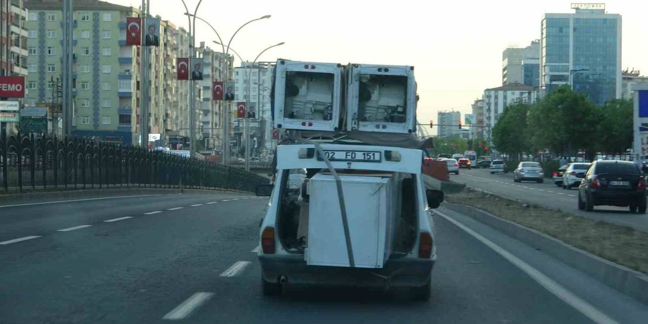 Diyarbakır’da Otomobile Yüklediği Eşyalarla Kazaya Davetiye Çıkardı