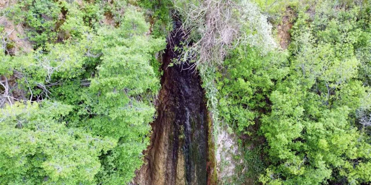 Ağlayan Şelale Dikkat Çekiyor