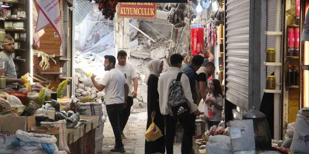 Depremin Yıktığı Hatay Uzun Çarşı’da, 200 İş Yeri Açıldı