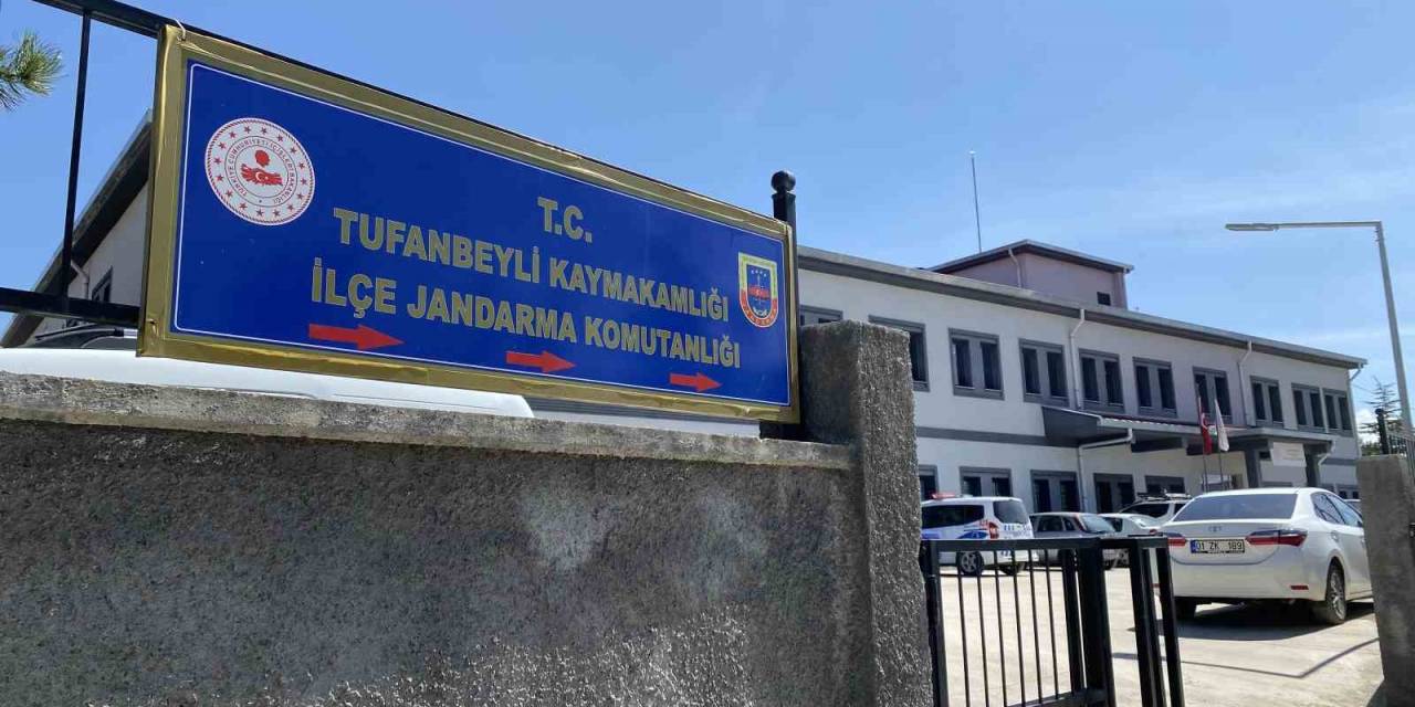 Jandarma Karakol Komutanı Evinde Ölü Bulundu