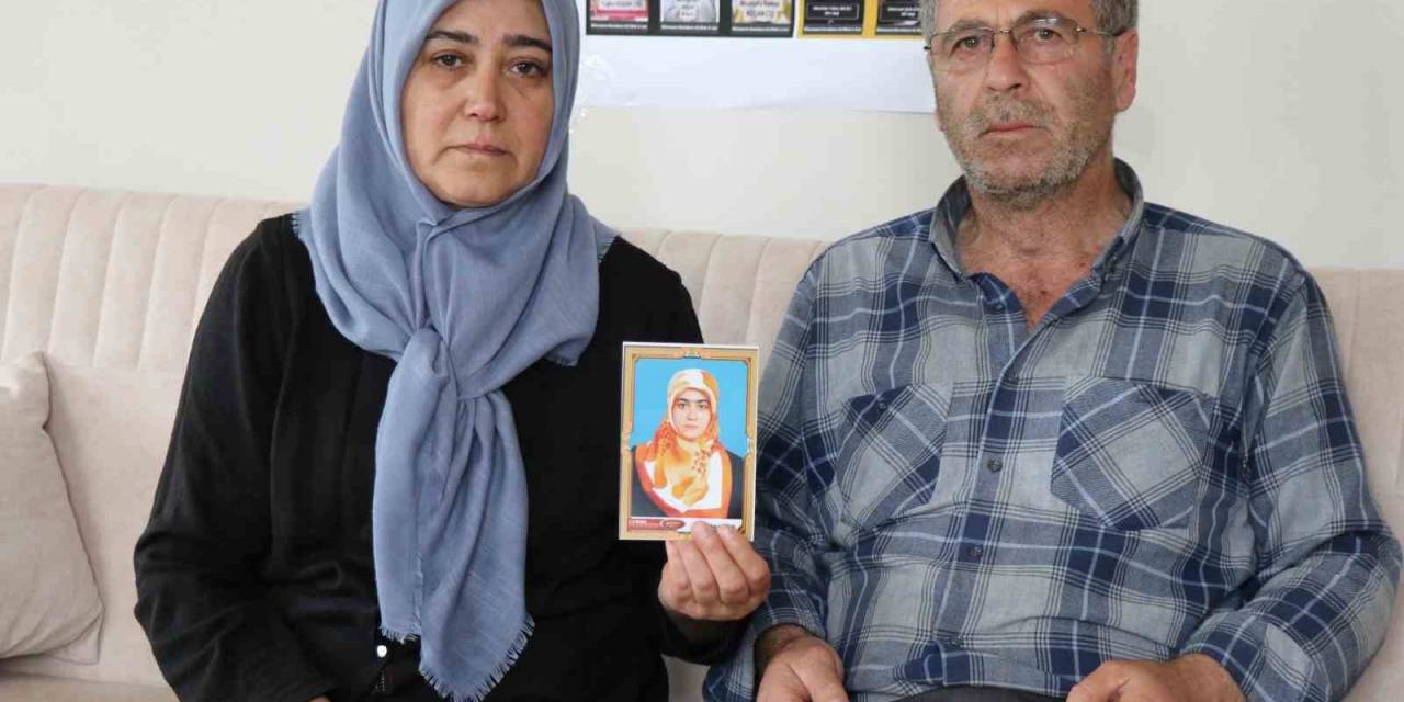 Acılı Anne Baba Deprem Sonrası Bulunamayan Kızı Ve Torunları İçin Yardım İstedi