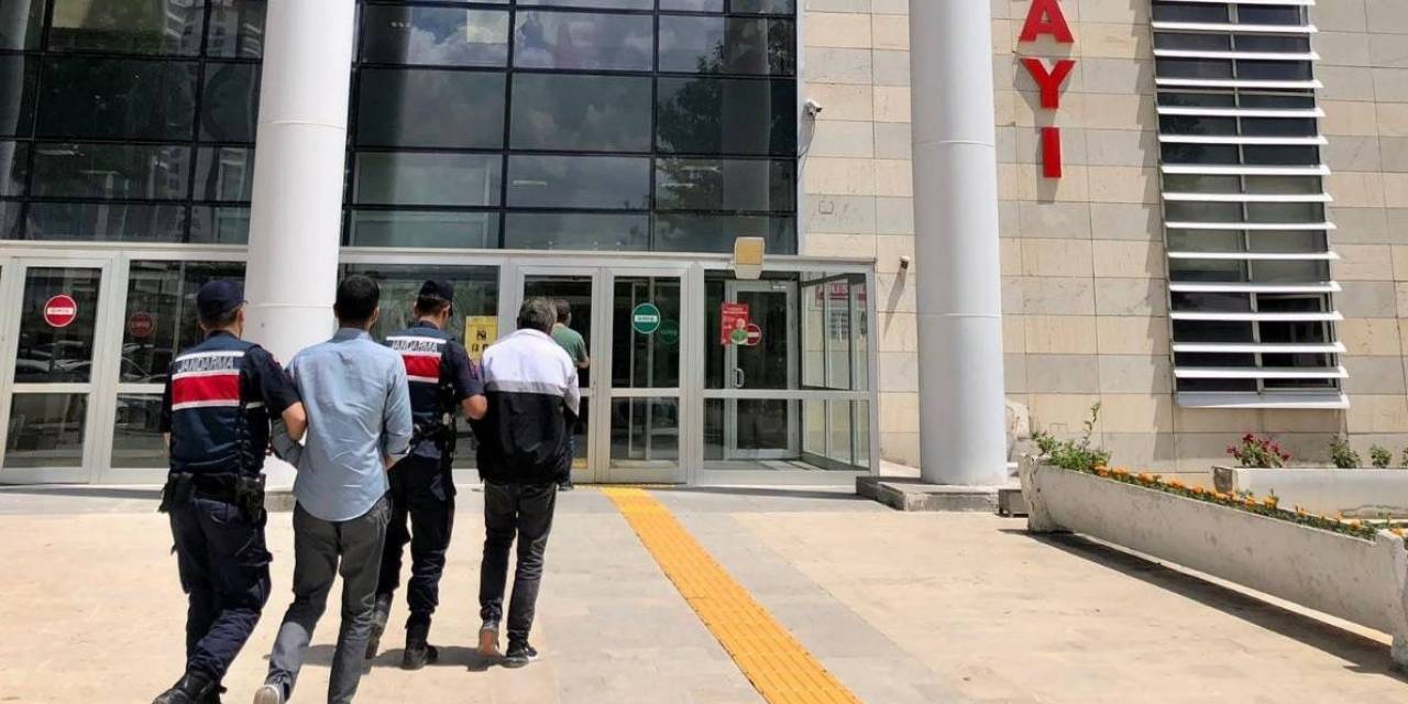 Elazığ’da 18 Yıl Kesinleşmiş Hapis Cezası Bulunan 2 Zanlı Yakalandı