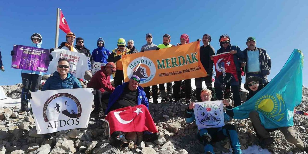 Medetsiz’in Zirvesinde Muzaffer Erol Gez’i Andılar