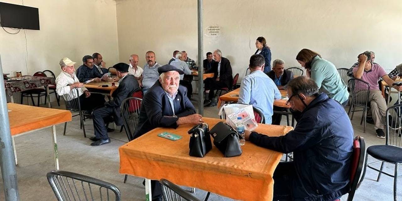 Elazığ’da Yetiştiriciler Keneye Karşı Bilgilendirildi