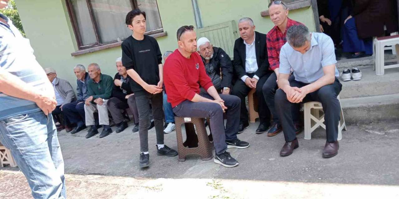 Bisikletinde Kalp Krizi Geçiren Adam Defnedildi