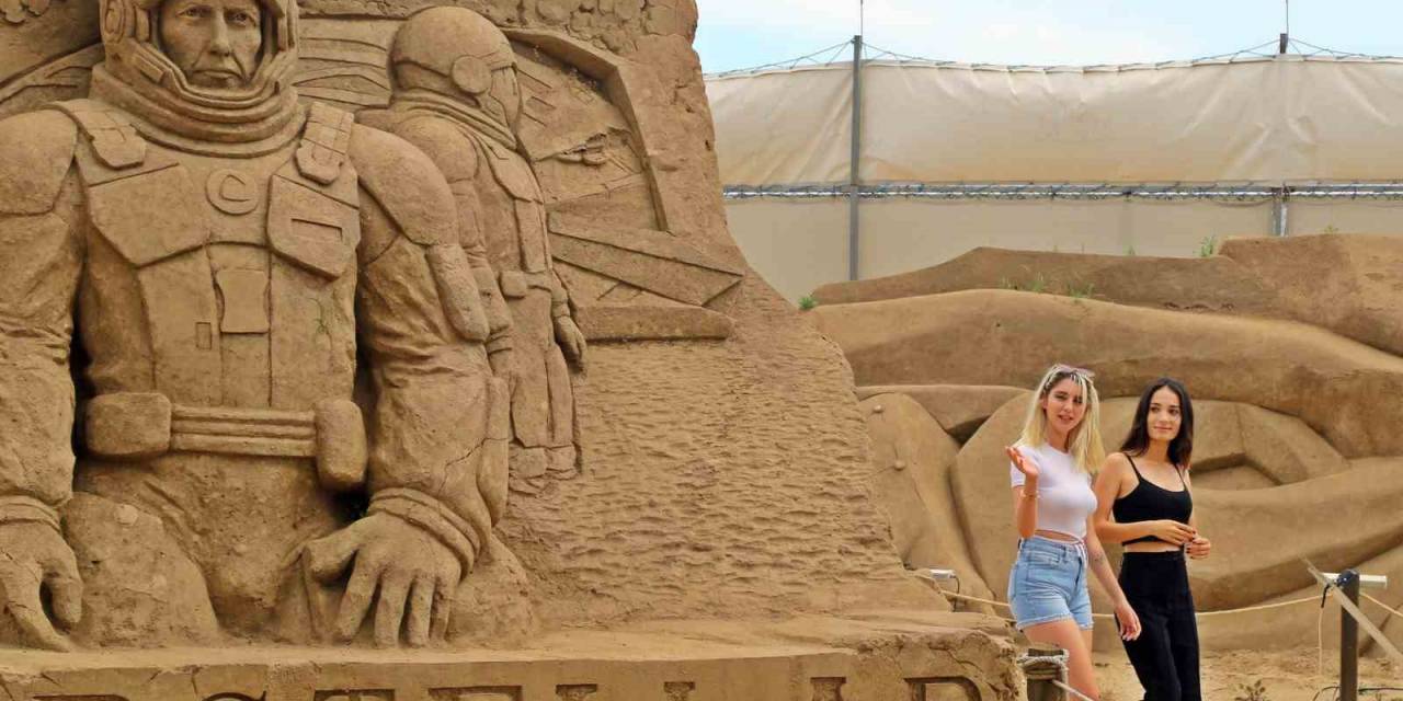 Antalya’da 10 Bin Ton Kum Kullanarak 25 Heykeltıraş Onlarca Heykel Yaptı