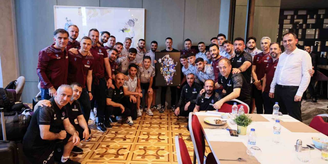 Marek Hamsik’e Tablo Hediye Edildi