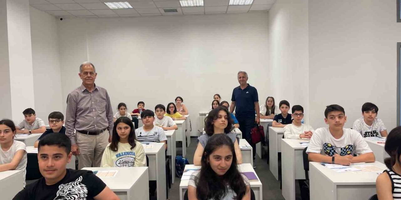 Antalya Matematik Olimpiyatı 4 Dilde Azerbaycan’da Gerçekleştirildi