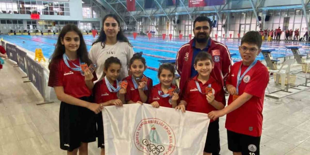 Körfezli Yüzücüler Havuzdan 10 Madalya Çıkardı
