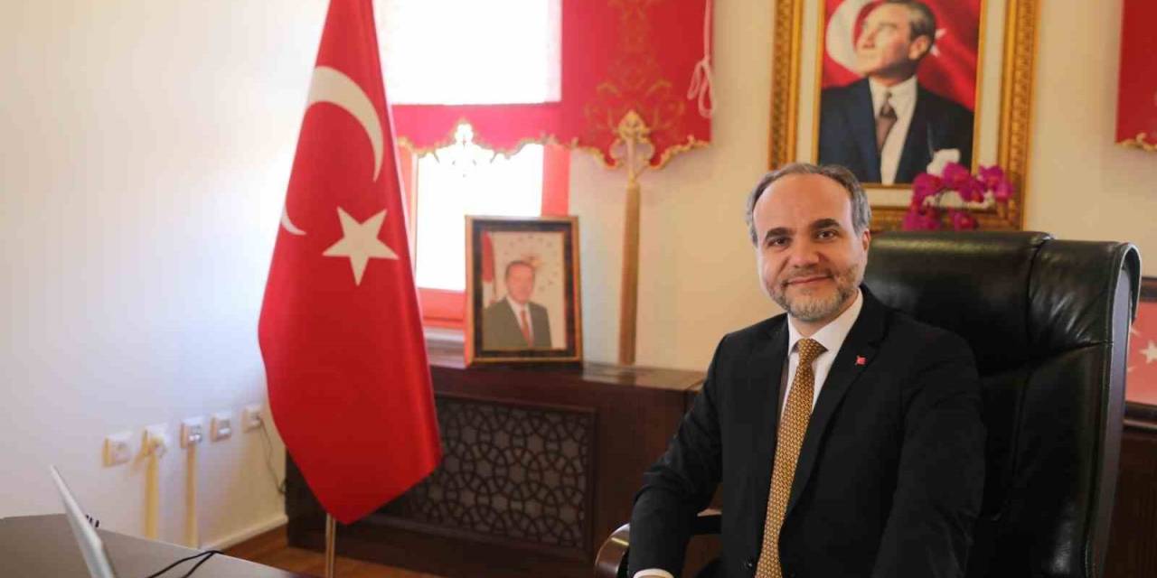 Rektörü Prof. Dr. Uslu: "üniversitemiz, Ülkemizin Yeşil Doğasına Katkı Sunmaya Devam Etmektedir"