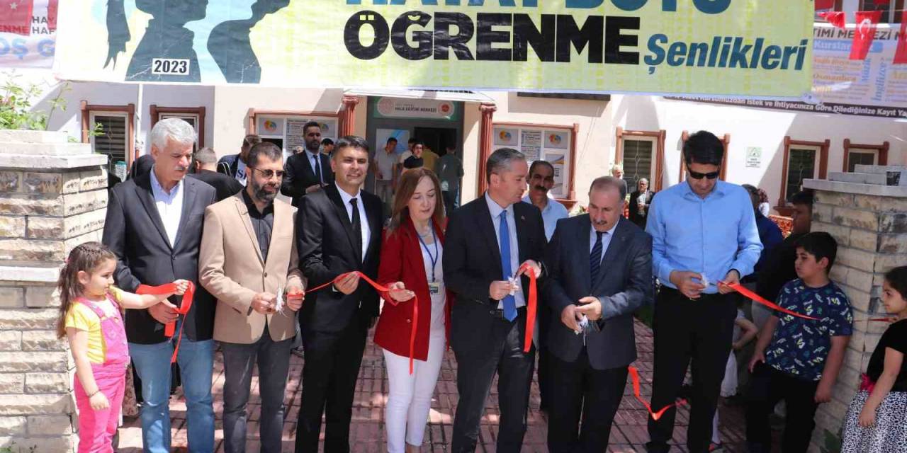 Ağrı’da "hayat Boyu Öğrenme Şenliği” Düzenlendi