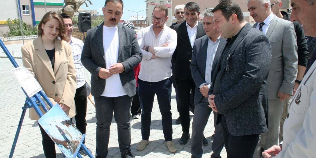 ‘benim Gözümden Bulanık’ Konulu Fotoğraf Sergisi Açıldı