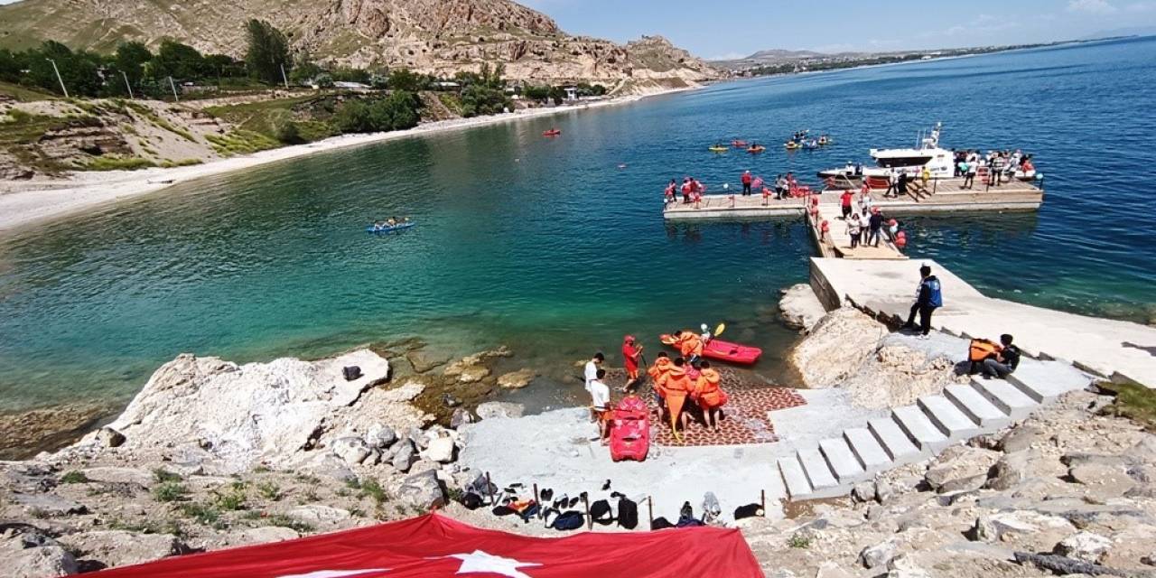 Adilcevaz’da Kano Yarışları Yapıldı