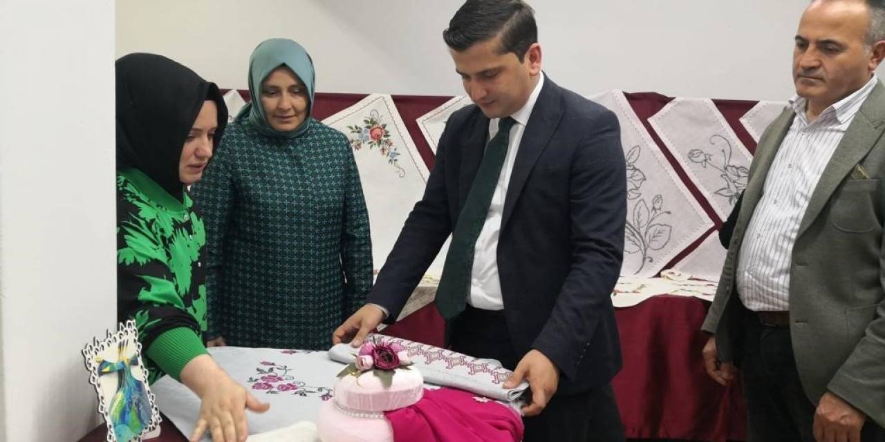 Kavak’ta Yıl Sonu Sergisi