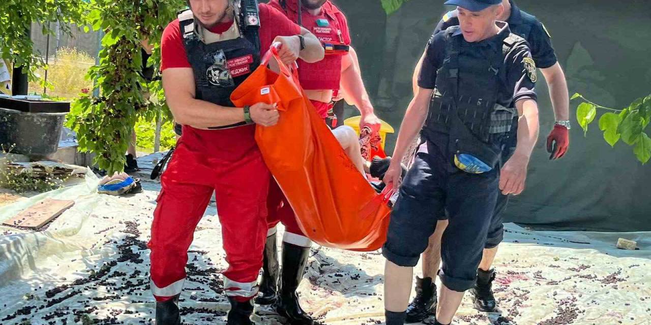 Nova Kakhovka Hidroelektrik Santrali Bölgesinden 17 Bin Kişi Tahliye Edildi