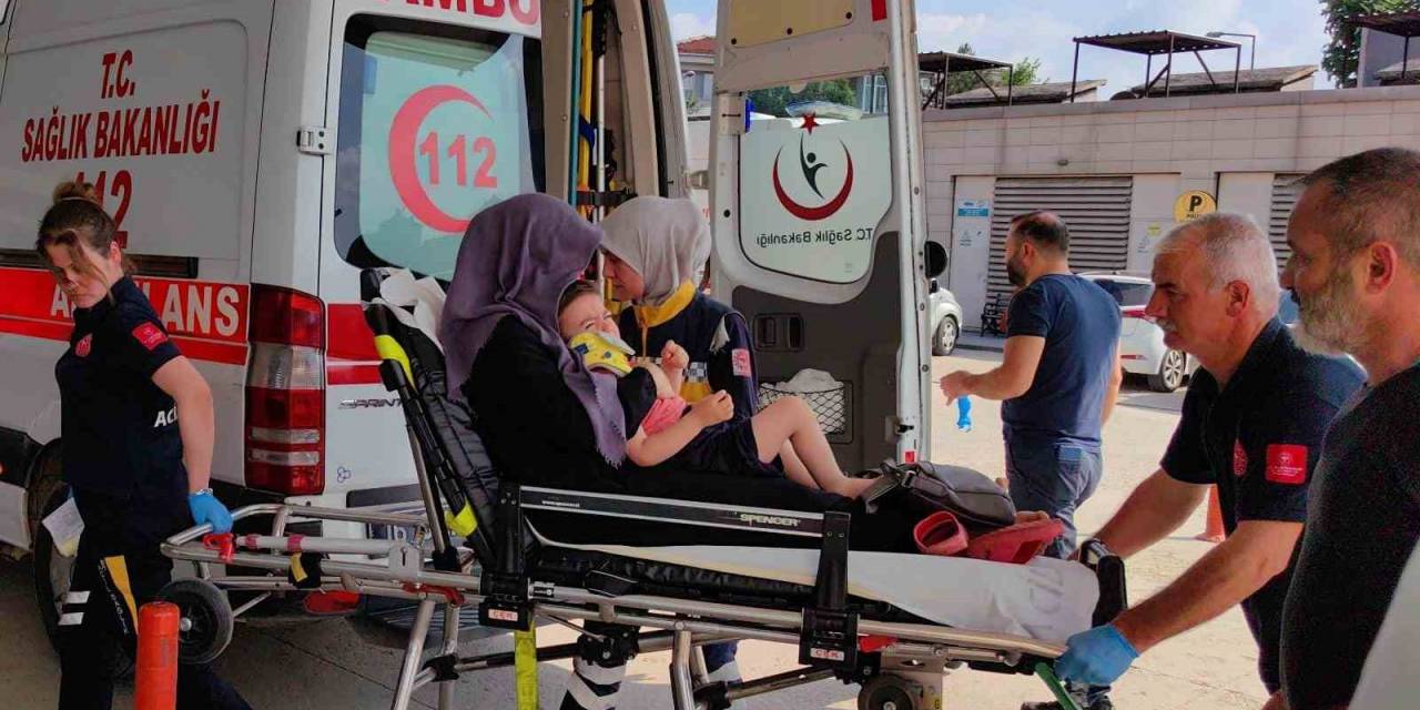 3. Kattan Düşen Çocuk Annesinin Kucağında Hastaneye Getirildi
