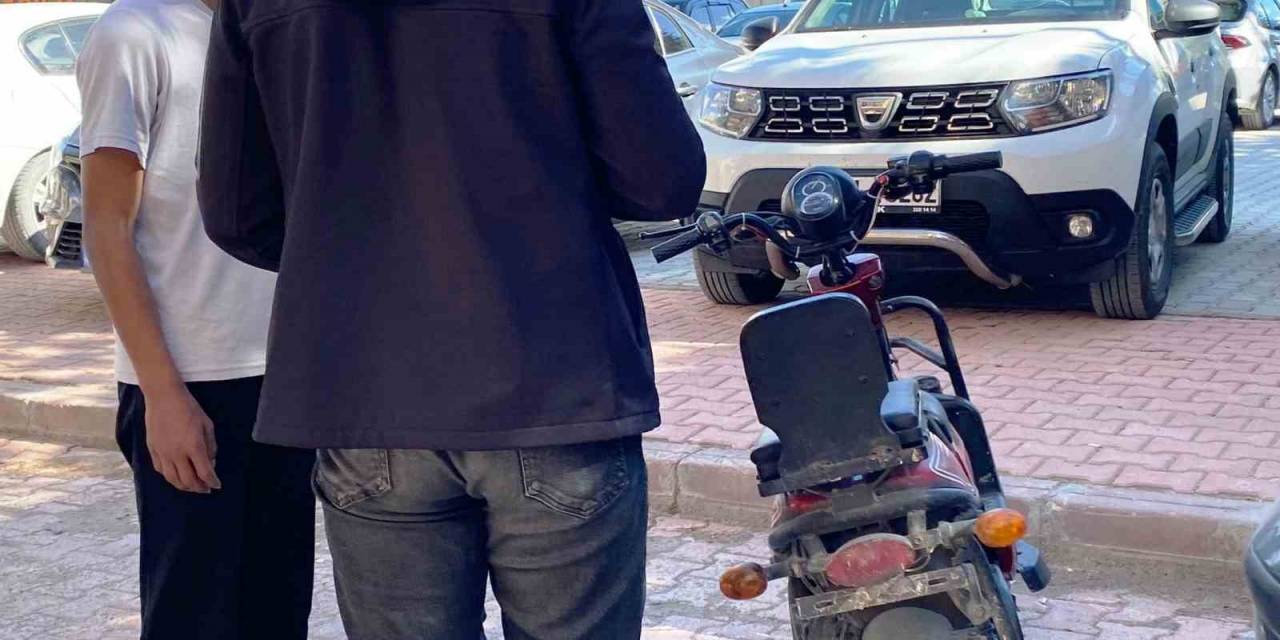Elektrikli Bisikletin Çarptığı Kişi Hastanelik Oldu
