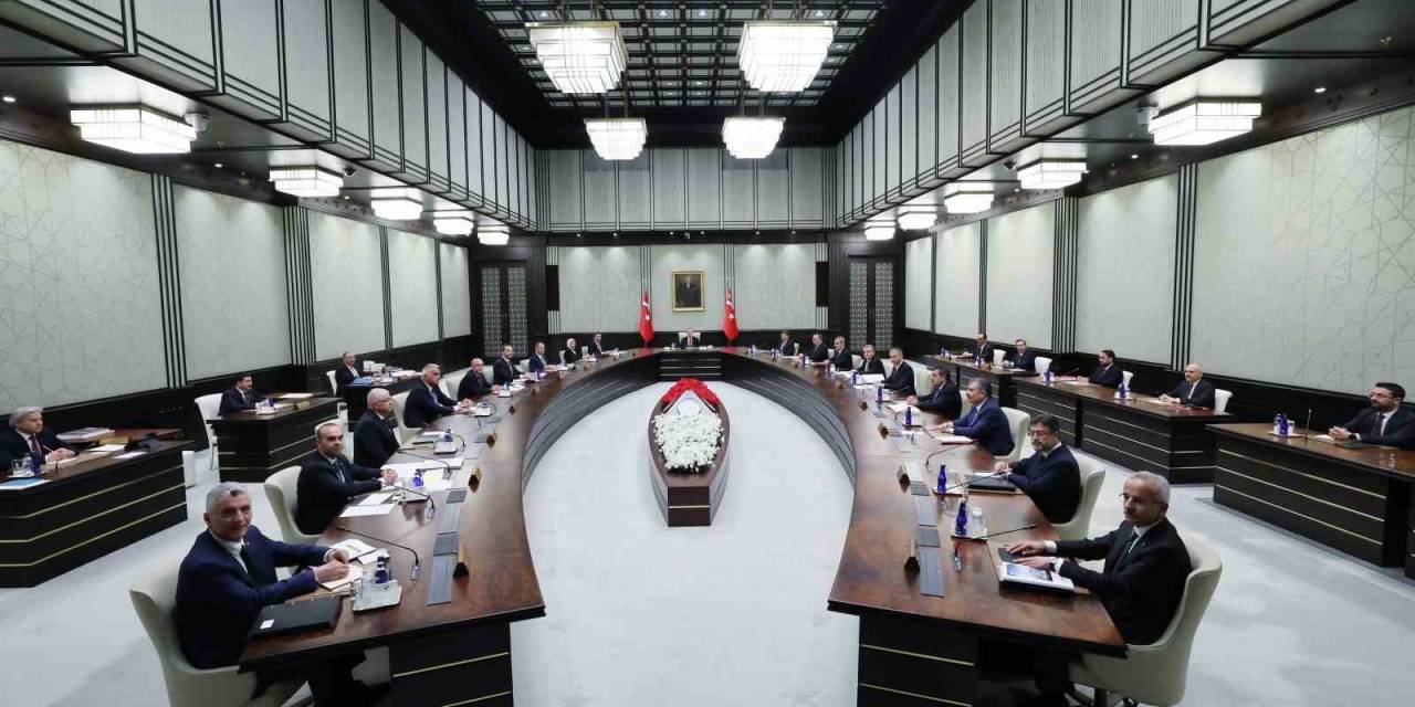 Cumhurbaşkanı Erdoğan: "vatandaşlarımız Toplam 9 Gün Bayram Tatili Yapma İmkanı Bulacaktır"