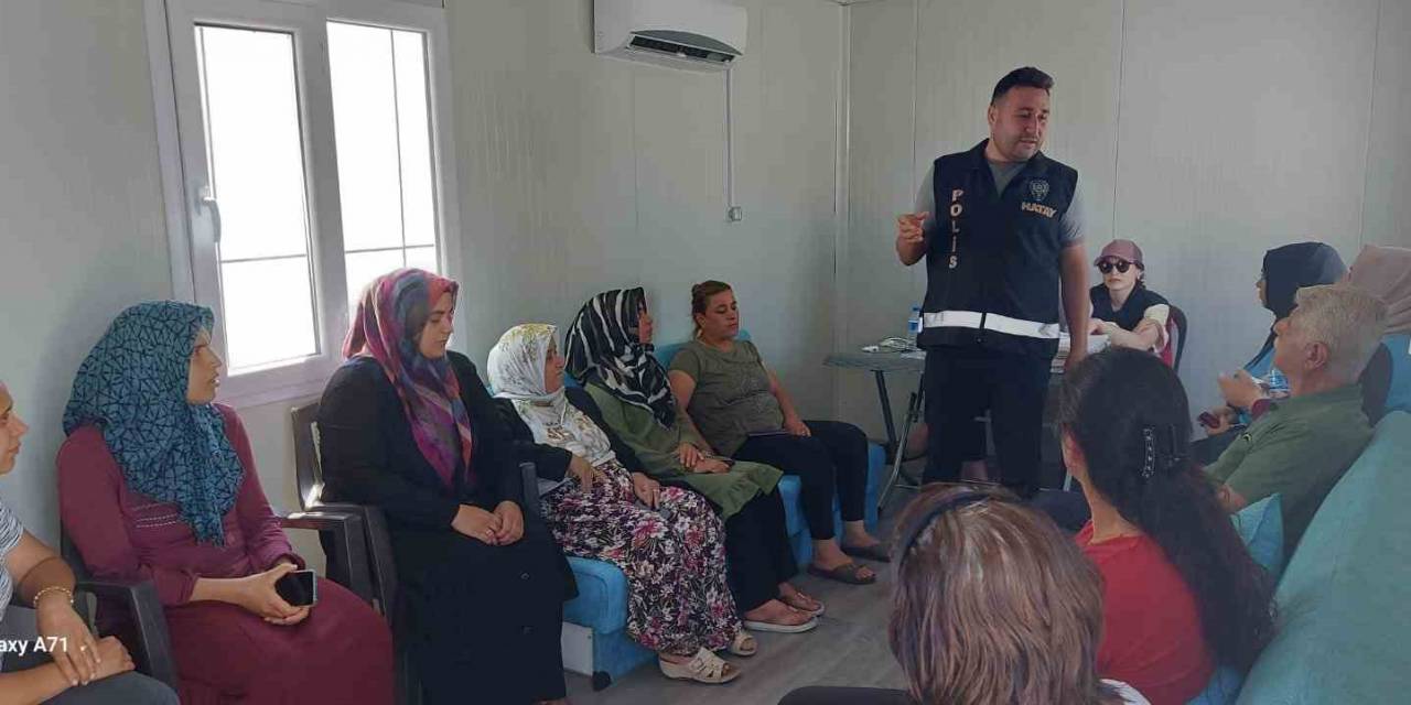 Polis, Konteyner Kentte Vatandaşları Bilgilendirdi