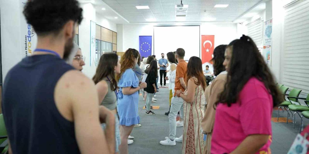 Elazığ’da Uluslararası Buluşma: 5 Ülkeden 40 Genç Bir Araya Geldi