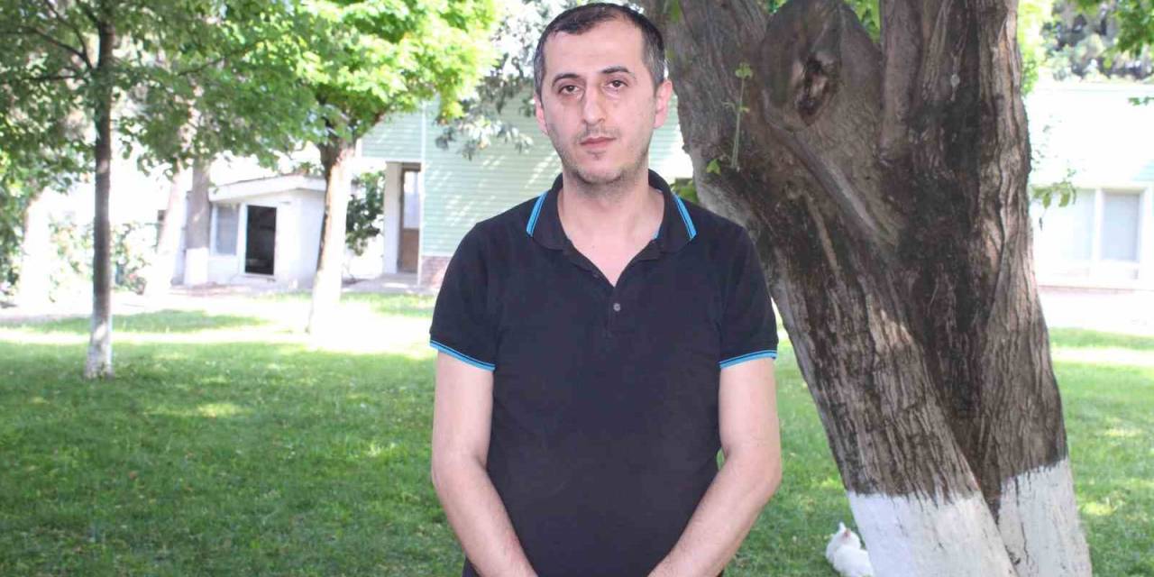 "izban Kekosu" Diye Küçümsenen Yazar, Dolandırıcıların Tuzağına Düştü