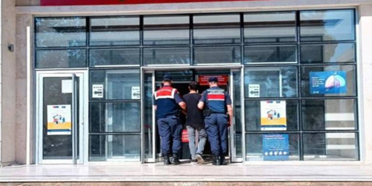 Bağ Evinden Çaldılar Jandarmaya Takıldılar